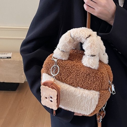 Cute cake-shaped autumn and winter small bags, plush bags, niche design, color-blocking hand-held crossbody bags and backpacks Application Scenario