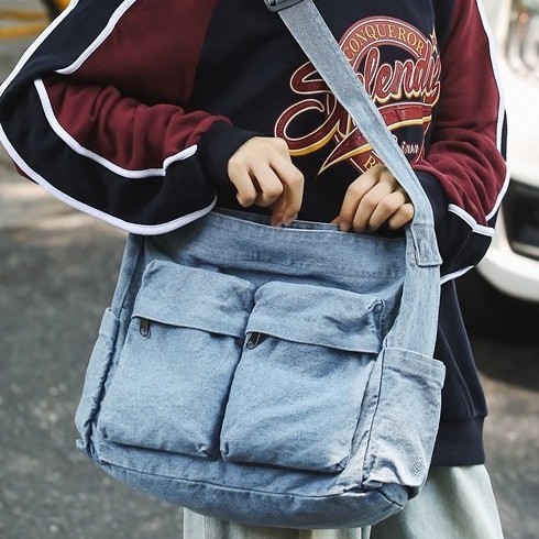 Denim large-capacity crossbody bag for 2024 autumn and winter, unisex, school-style single-shoulder bag for casual students Specification drawing