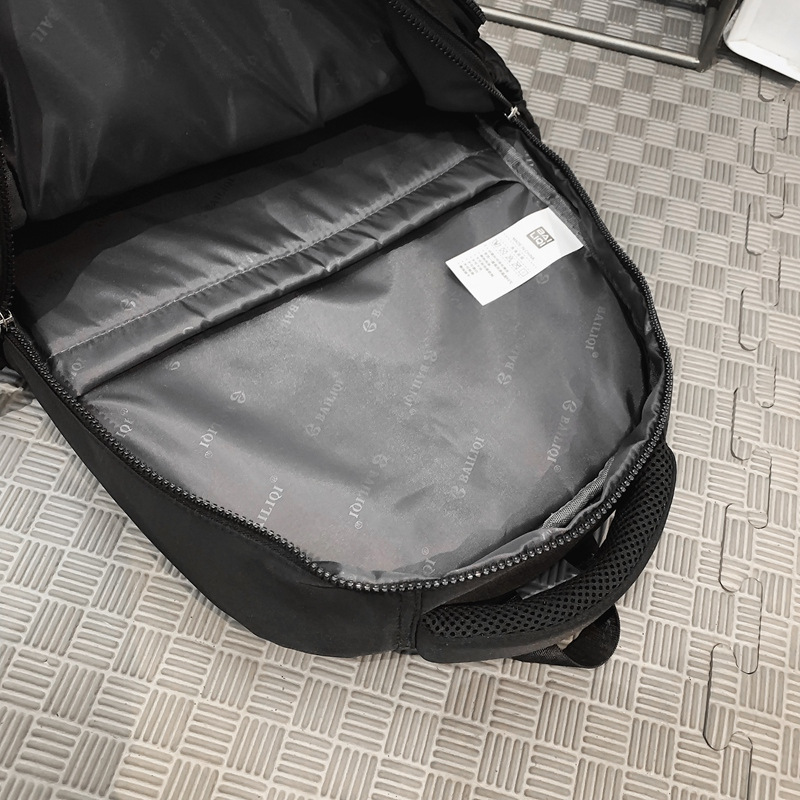 Nylon student schoolbags, large-capacity, dirt-resistant, simple, high-appearance-level backpacks, lightweight short-distance travel backpacks, computer bags Application Scenario