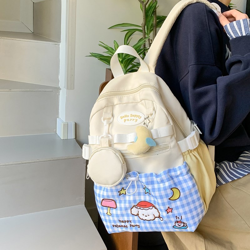A lazy summer forest-themed backpack, a popular college student girl, with a high level of appearance and a cute backpack for a trip full figure