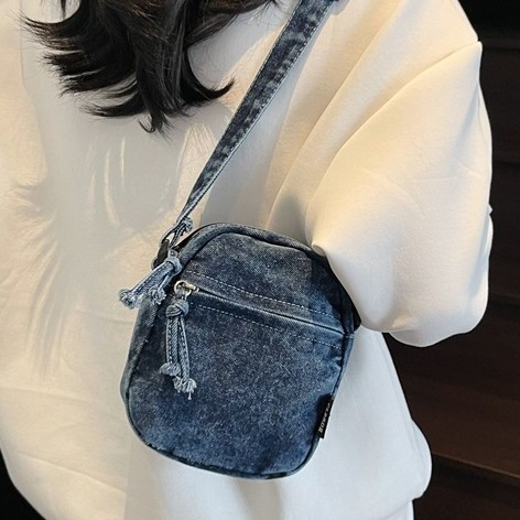 New mobile phone bag, women's single-shoulder bag, casual Instagram, versatile mini denim small backpack, student trendy crossbody bag full figure