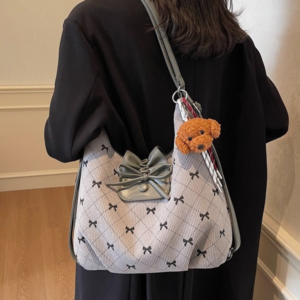 New autumn and winter style, cute and fresh bow single-shoulder bag, multi-purpose and versatile casual backpack, fashionable backpack Application Scenario