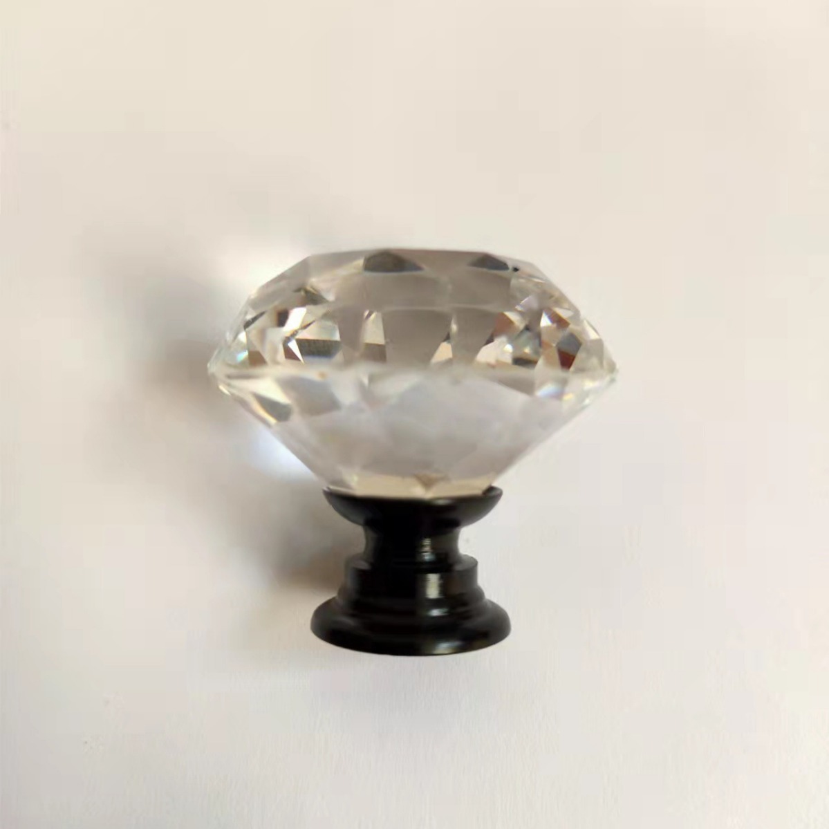 Furniture hardware: transparent crystal handle, crystal glass, diamond glass door handle, 30mm black base, rose gold Application Scenario