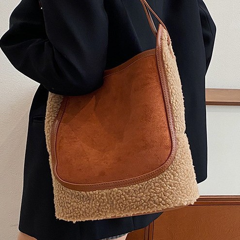 A popular frosted large-capacity bag for autumn and winter, a new fashion tote bag for women in 2024, a high-end and versatile shoulder bag full figure
