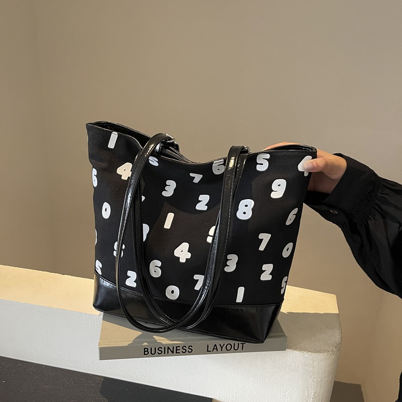 A niche design digital single-shoulder bag for 2024, a fashionable and casual double-shoulder crossbody bag for commuting details Picture