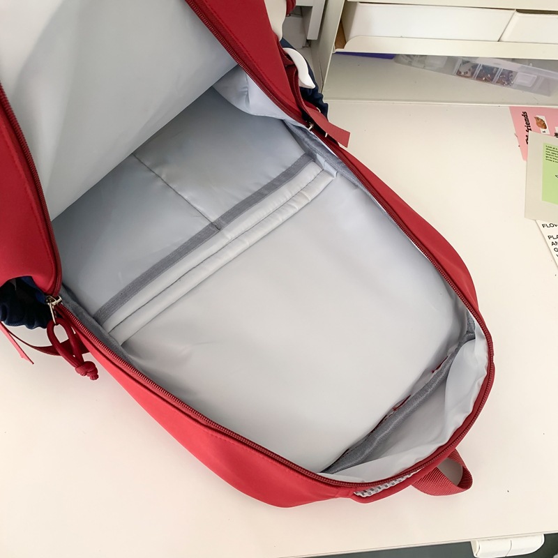 American retro color-blocking schoolbag for girls, Korean version of ins school style student backpack, large-capacity travel backpack for men Application Scenario