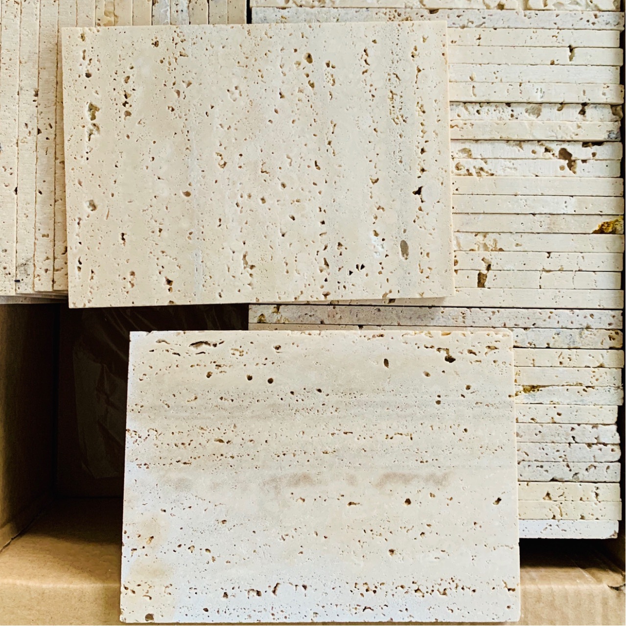 Wholesale of traverstone, yellow traverstone slabs, pallets, bases, mosaics, crushed stones, original lime, Hua Yunfu marble factory details Picture