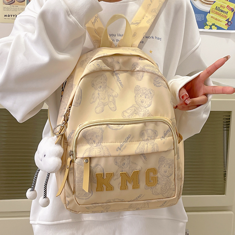 Cross-border backpack Japanese-style casual bear schoolbag for girls, junior high school and primary school students, light and simple travel small backpack Application Scenario
