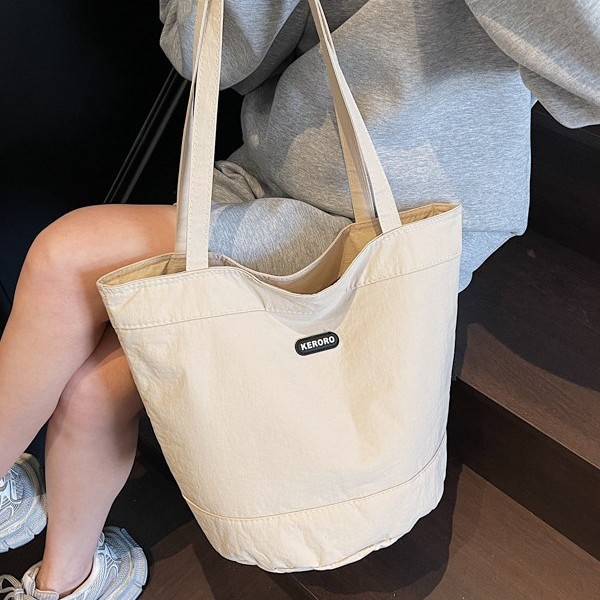 Lazy style large-capacity canvas bag for women, new 2025 Korean fashion handbag, versatile commuting bucket tote bag details Picture