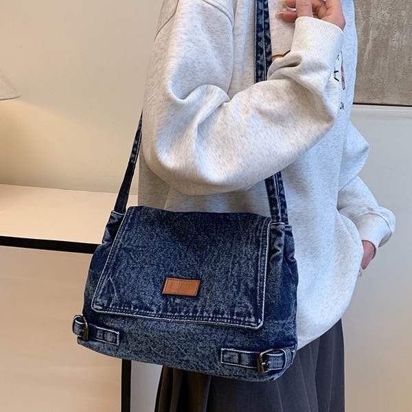 2025 Denim bag, new style tote bag, laid-back single-shoulder bag, large-capacity design, trendy crossbody bag details Picture