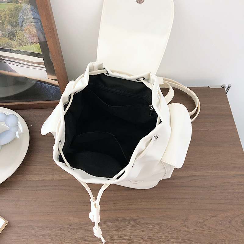 Solid-color flip-top backpack for women, 2024 new style, fresh and cute mini schoolbag, forest-themed sweet drawstring backpack Application Scenario