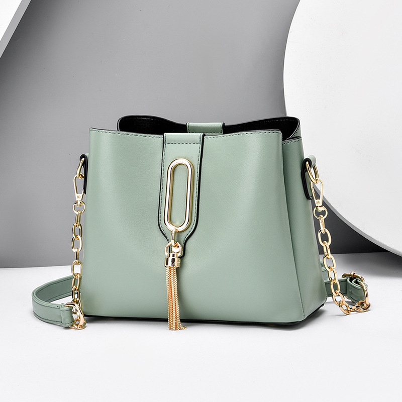 New 2022 solid color chain bag, fringed single-shoulder crossbody bag, trendy foreign trade consignment details Picture