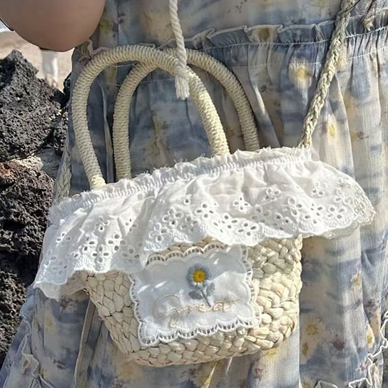 Fresh summer, cute mini handbag, girl's flower small bag, new straw woven bag, crossbody lace woven bag full figure