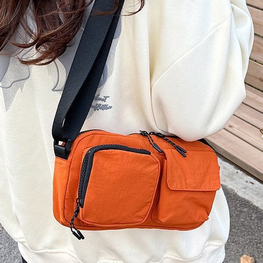 Fashionable and casual multi-pocket crossbody bag, single-shoulder postman bag, camera bag, underarm bag, unisex crossbody bag details Picture