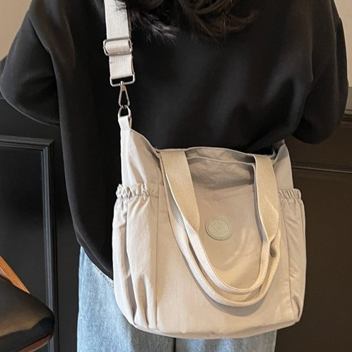 Casual handbag for women, 2025 new style, stylish spring design, single-shoulder crossbody trendy tote bag Application Scenario
