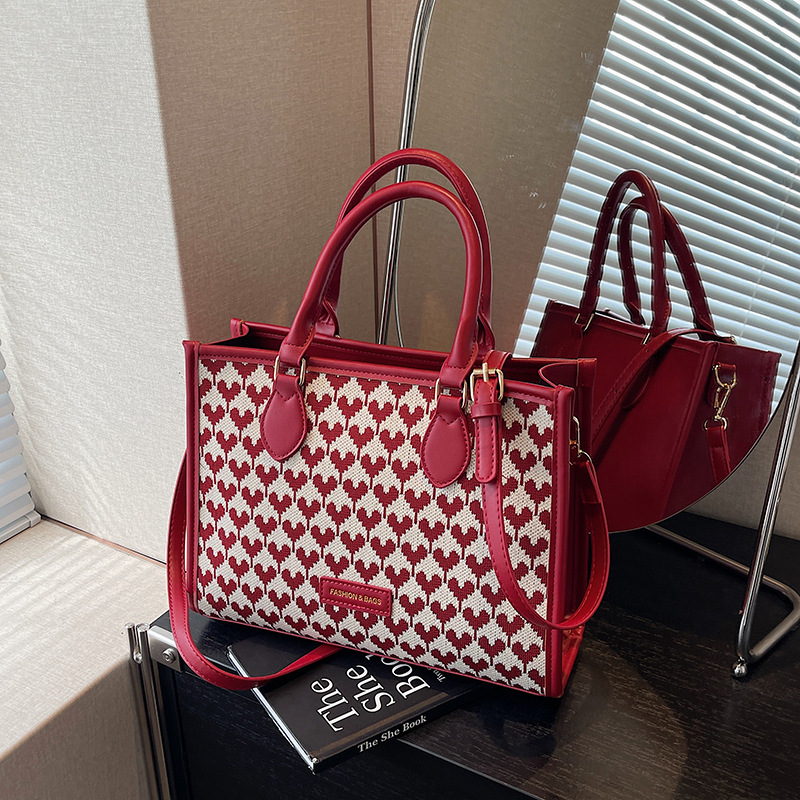 The red checkered bag for women's wedding in 2024 is a new crossbody handbag with a high-end feel and a large capacity details Picture