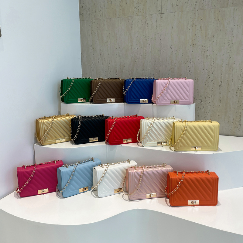 In the 2024 autumn and winter collection, new fashionable women's bags, single-shoulder bags, hand-held bags with a high-quality feel and large capacity for commuting crossbody bags will be launched on Instagram full figure