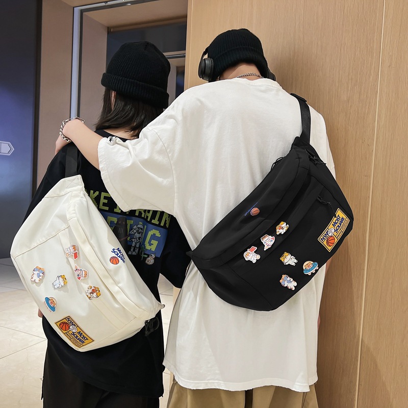 New casual crossbody bag, men's large-capacity trendy brand student single-shoulder bag, women's Japanese simple sporty couple chest bag Application Scenario