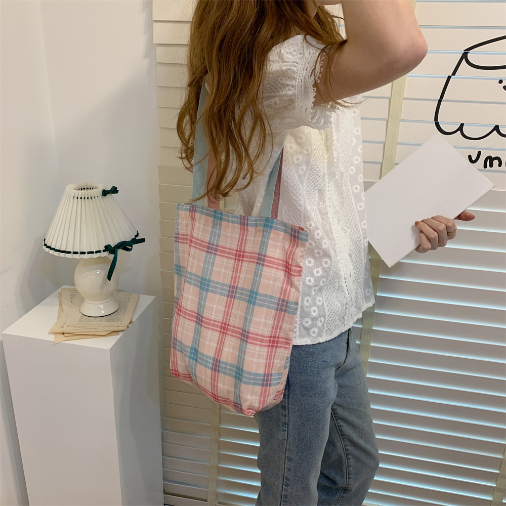 0661 Canvas Bag 2025 New Style Fresh checkered single-shoulder bag, handbag, student class bag, large capacity single-shoulder full figure
