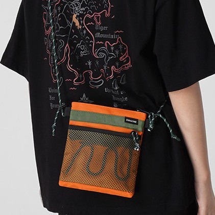 New nylon single-shoulder small square bag for women 2025 grid phone bag, casual, sporty and simple crossbody bag phone bag details Picture