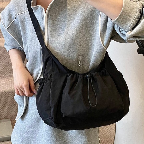 Women's bag, pleated women's bag, puff bag, casual and versatile, drawstring, lightweight and large-capacity, single-shoulder crossbody tote bag for women Specification drawing