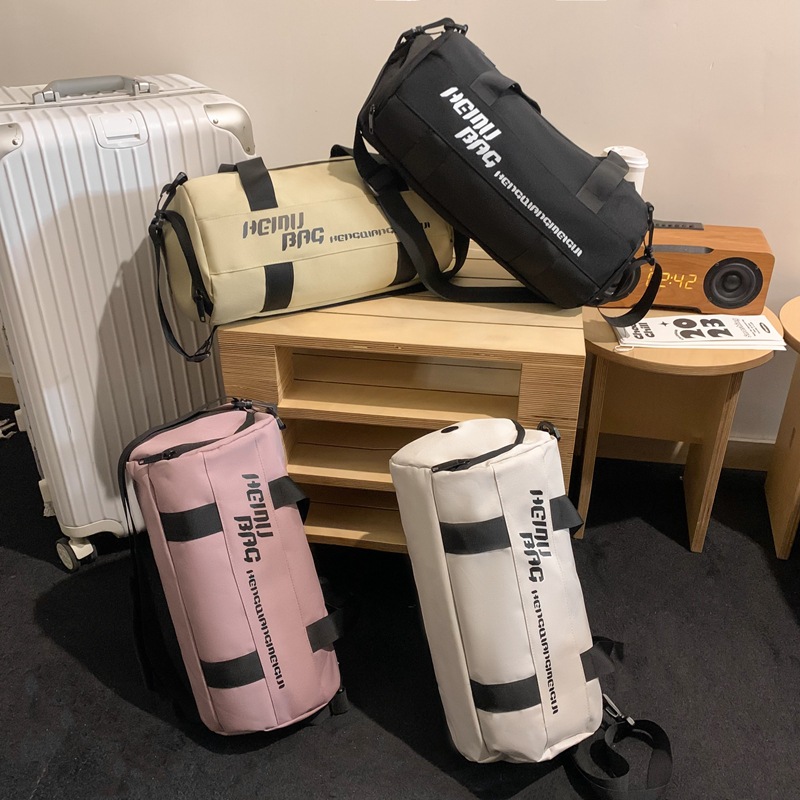 New large-capacity luggage bags for both men and women, trendy and lightweight portable fitness bags, and outdoor sports storage bags Application Scenario