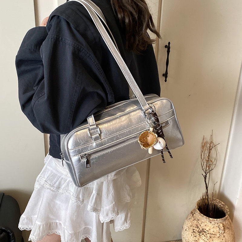 High-end, stylish and large-capacity bag for women 2025 new style casual commuting single-shoulder bag, popular hand-held baguette bag full figure