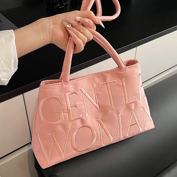 The 2025 new satin letter embroidery thread single-shoulder bag features a niche design that is fashionable and versatile. It is a single-shoulder hand-held underarm bag with tote Specification drawing
