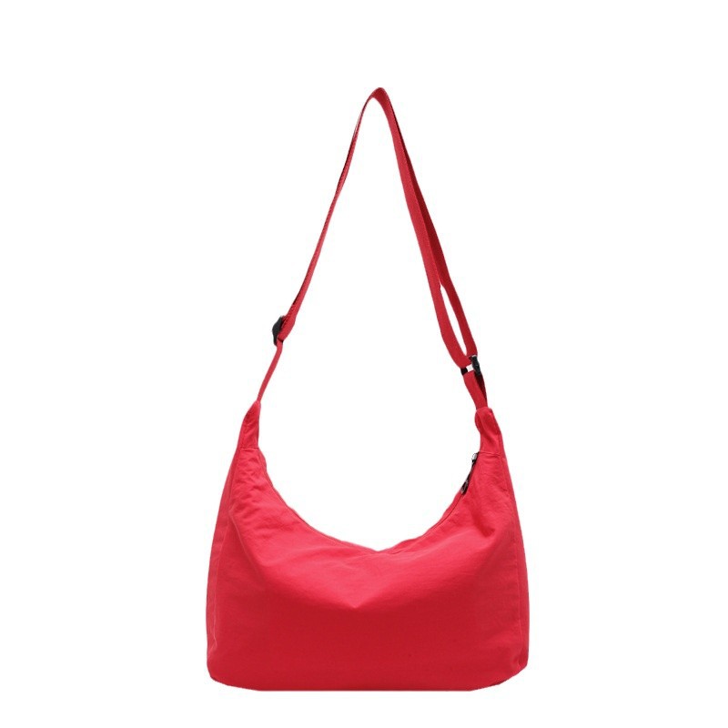 High-end nylon dumpling bag for both men and women, a simple and sporty style, large-capacity casual single-shoulder tote bag Item Picture