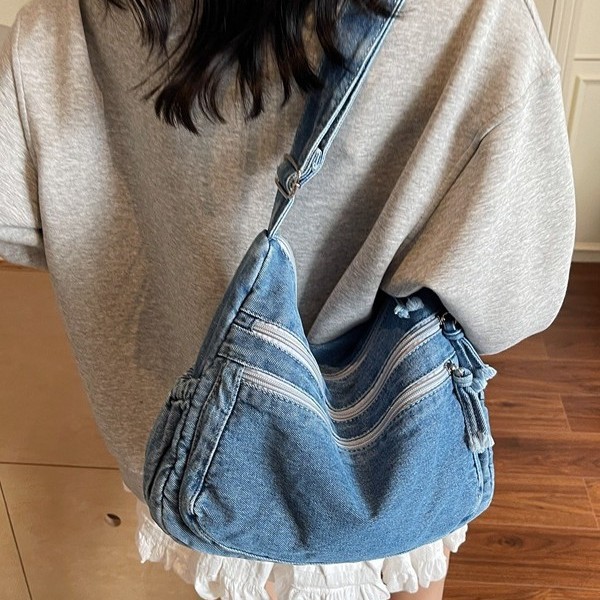 Denim bag, women's tote bag, large capacity, spring and summer sparkle, can be carried diagonally, new single-shoulder commuting bag for classes Application Scenario