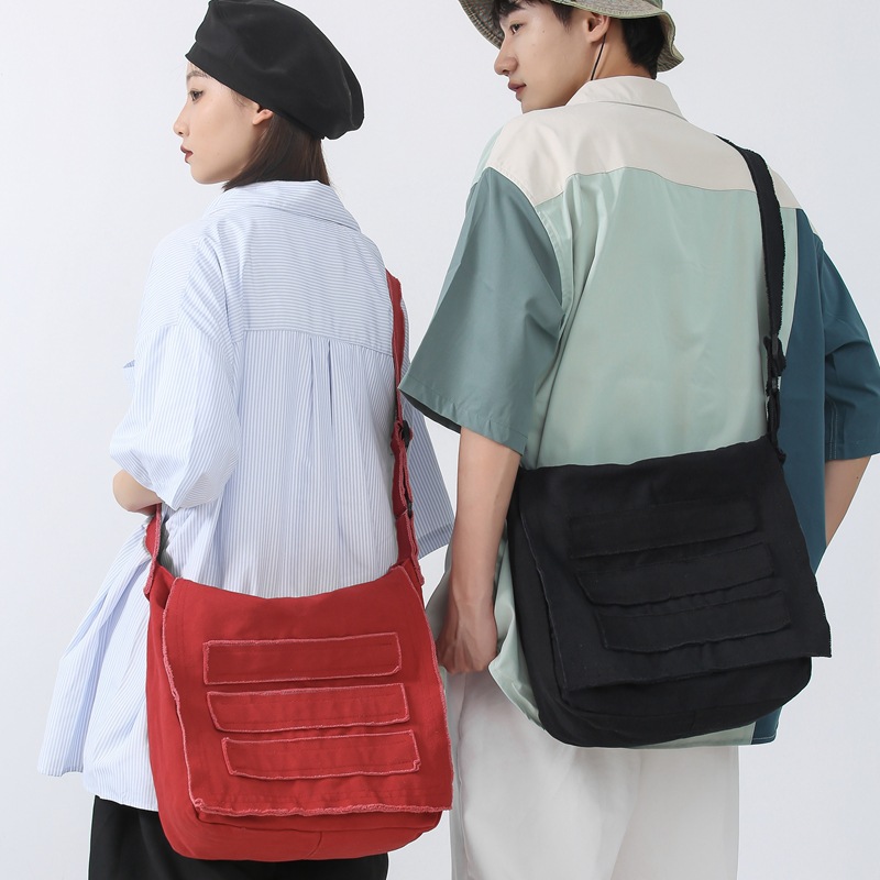 Japanese-style washed canvas bag, female college student's class bag, large-capacity postman's bag, personalized fringed single-shoulder crossbody bag details Picture