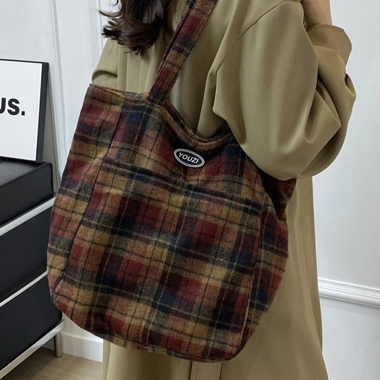 New autumn and winter woolen checkered large-capacity women's bag, 2024 new single-shoulder bag, trendy Korean-style tote bag details Picture