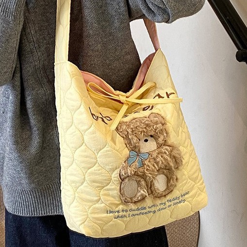 Cute cartoon embroidered pattern single-shoulder bag 2024 autumn/winter Korean-style large-capacity tote bag student class bag full figure