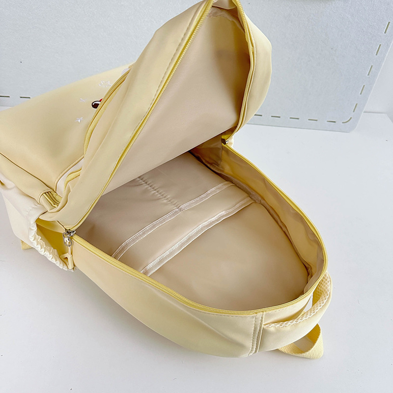 High-appearance-level schoolbag for girls, Korean version of Instagram, large-capacity backpack for middle and high school students, cute and soft girl's travel backpack Application Scenario