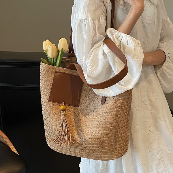 Summer woven bags, women's underarm bags, fashionable and simple hand-held straw woven bags, single-shoulder bags, large-capacity casual tote bags details Picture
