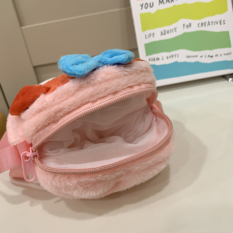 Winter's quirky, cartoonish and cute crossbody small bags for women, 2024 new style children's dolls, mobile phone cases, plush bags Application Scenario