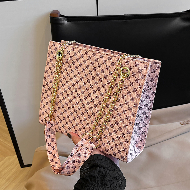 Cross-border trend, personalized, large-capacity fashionable commuting bag for women, 2024 new retro tote bag, casual single-shoulder bag full figure