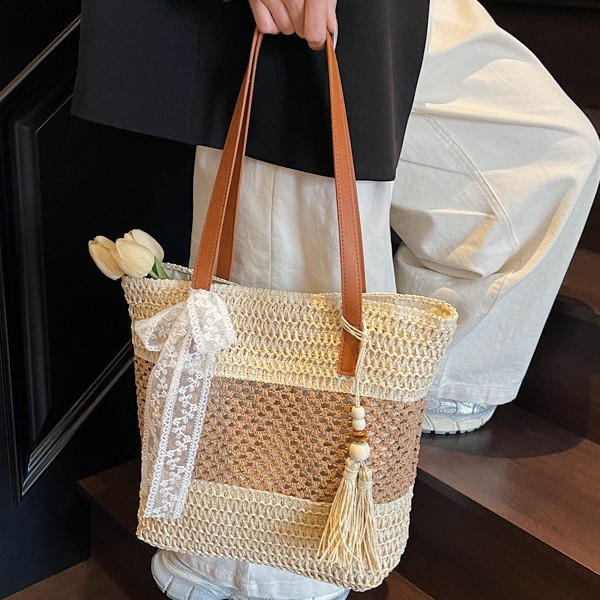Casual large-capacity woven bag, women's color-blocking striped straw woven bag, summer niche new underarm bag, high-end single-shoulder bag details Picture