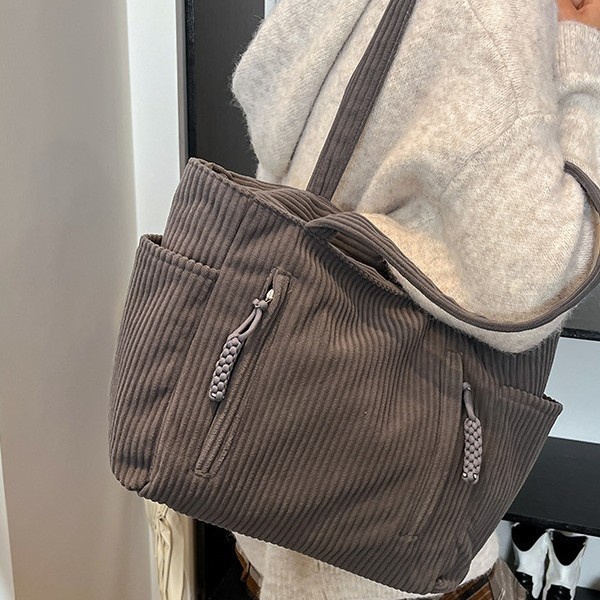 A popular 2024 autumn/winter new retro corduroy multi-pocket single-shoulder bag with large capacity, a student class bag made of fabric Specification drawing