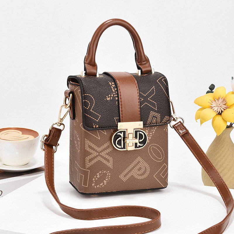The 2023 new style of women's crossbody mobile phone bag is super popular, fashionable and stylish. It's a high-end and niche crossbody bag for spring and summer Specification drawing