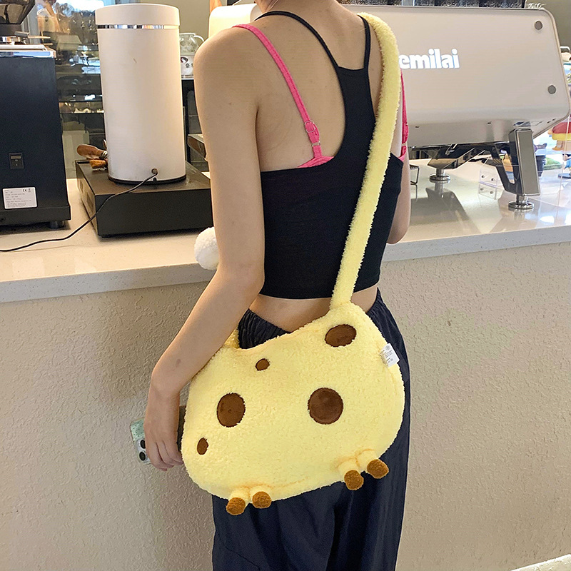The new cute giraffe cartoon plush bag from the crossbody Forest series backpack single-shoulder bag is a heartwarming birthday gift for girls Specification drawing