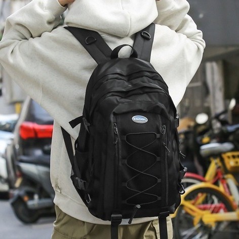 Workwear-style backpacks for college students, schoolbags for girls, ins for high school students, outdoor travel fashion trends, sports backpacks for boys full figure