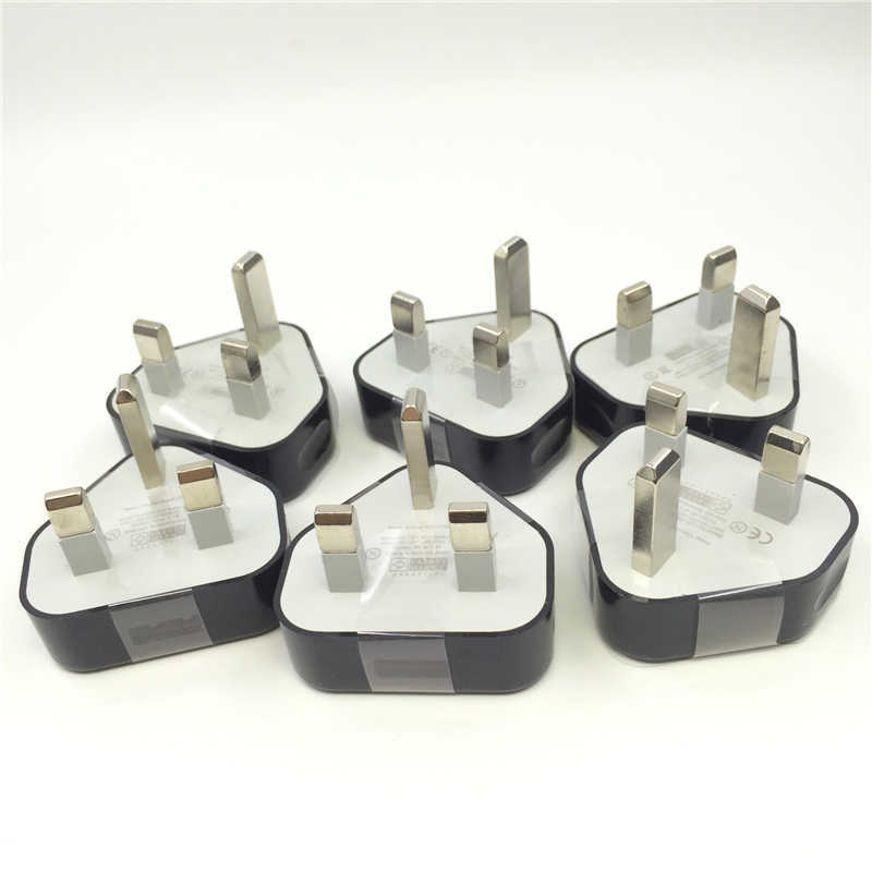 Factory direct sales of Hong Kong version 1A British standard charger, triangular USB charging head, 5V2A mobile phone dual-port tablet adapter Application Scenario