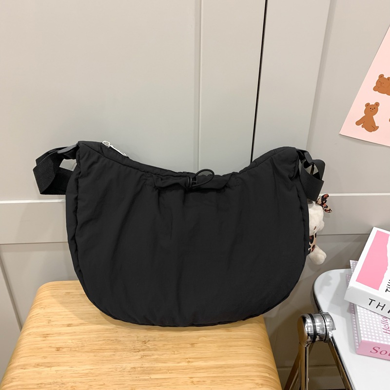 Korean Instagram-style best friend crossbody bag for women, light and niche design, dumpling bag for girls to go out and play, single-shoulder bag Specification drawing