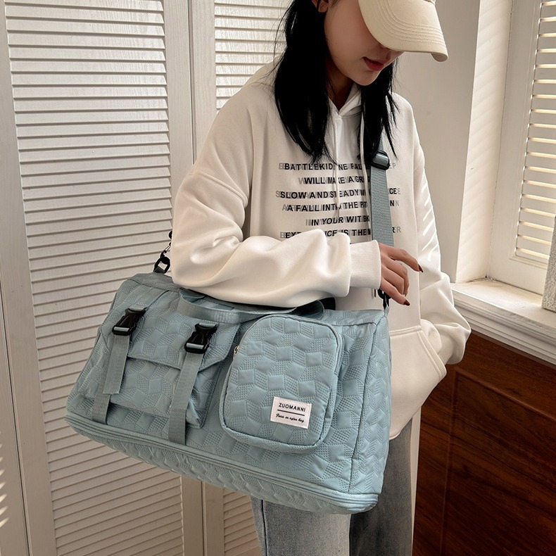 Cross-border travel large-capacity expandable travel bag with dry and wet separation, yoga and fitness bag, and a pull-handle short-distance luggage bag Application Scenario