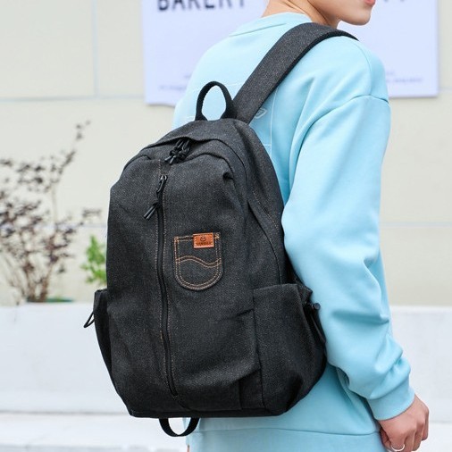 The new denim large-capacity schoolbag, student backpack, casual travel and outdoor backpack design is suitable for both men and women Application Scenario