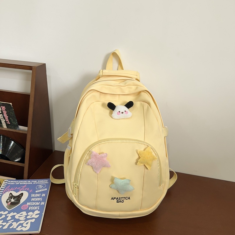 Cross-border campus schoolbags, junior high school girls' backpacks, cute travel bags for girls, large-capacity backpacks for high school and college students Application Scenario