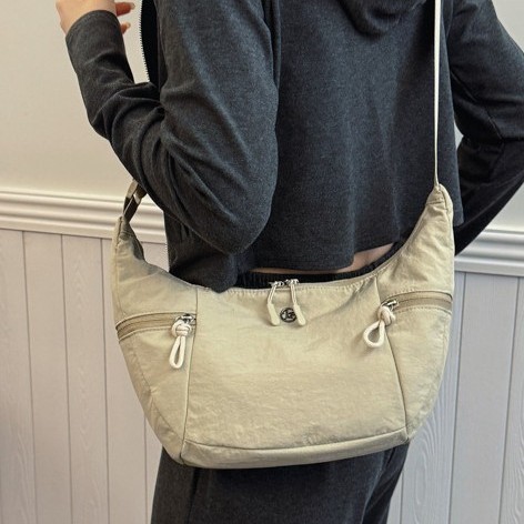 Fashionable commuting large-capacity single-shoulder crossbody bag for women, new casual and versatile tote bag, Korean-style underarm bag, horn bag Specification drawing