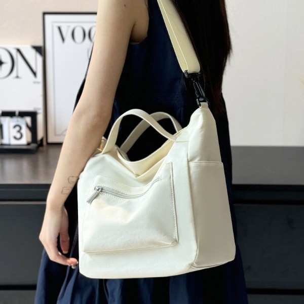 Nylon bag for women with large capacity, 2025 new style simple college student bag, single-shoulder bag for books and classes, commuter tote bag full figure