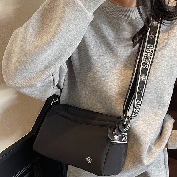 Large-capacity tote bag for women, 2025 new niche jacquard canvas single-shoulder bag, a versatile commuting bag for college students attending classes Specification drawing